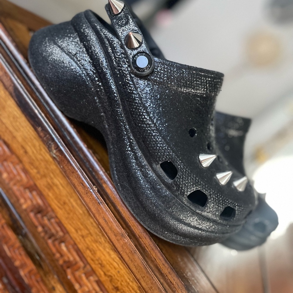 Bae “goth” CROCS W8 black glitter platform crocs 🖤